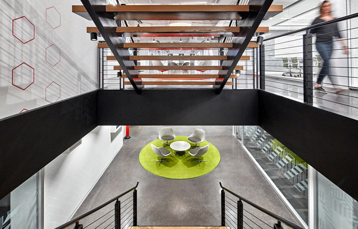 唯美工业风 美国零售商Foot Locker纽约总部设计欣赏